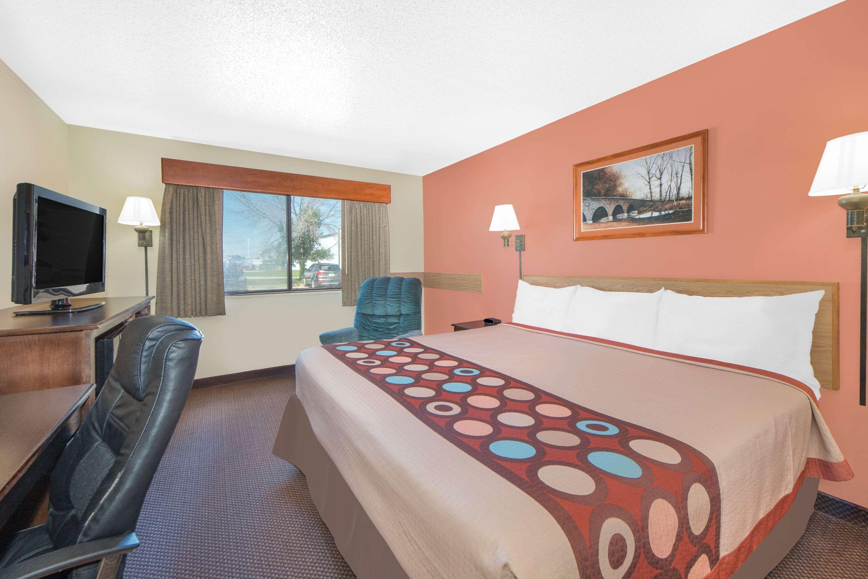 Super 8 By Wyndham Ottumwa Motel Buitenkant foto