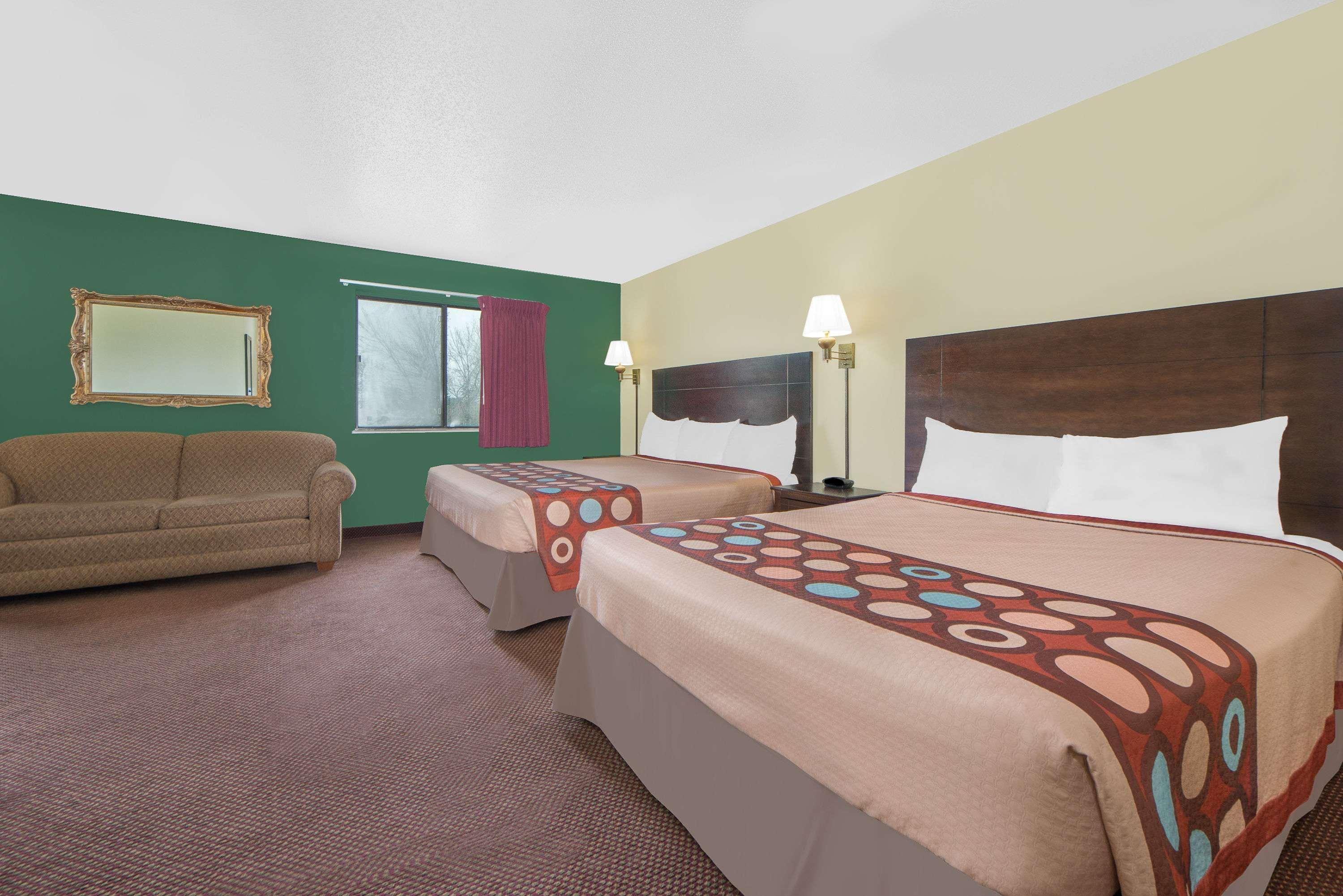 Super 8 By Wyndham Ottumwa Motel Buitenkant foto