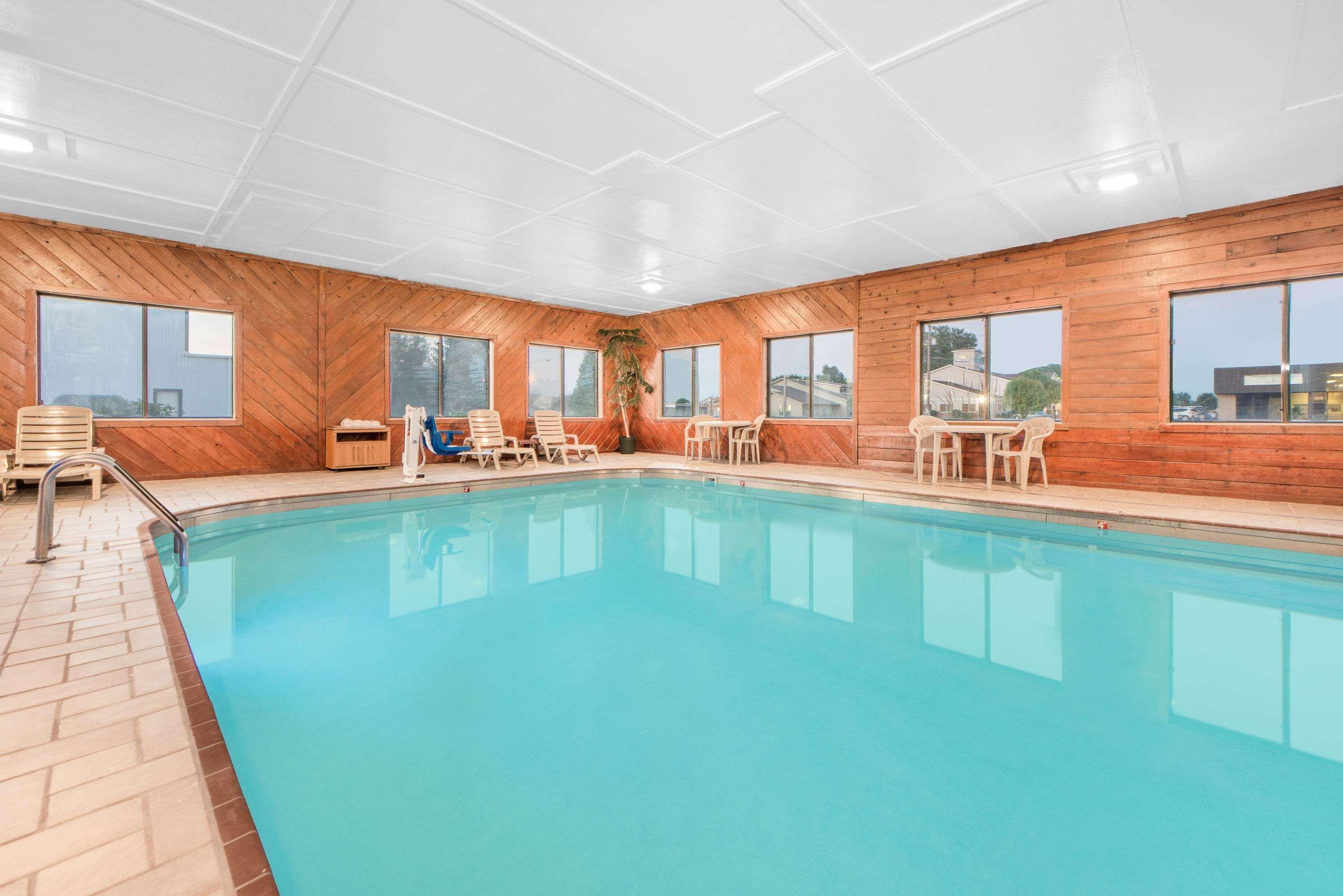 Super 8 By Wyndham Ottumwa Motel Buitenkant foto