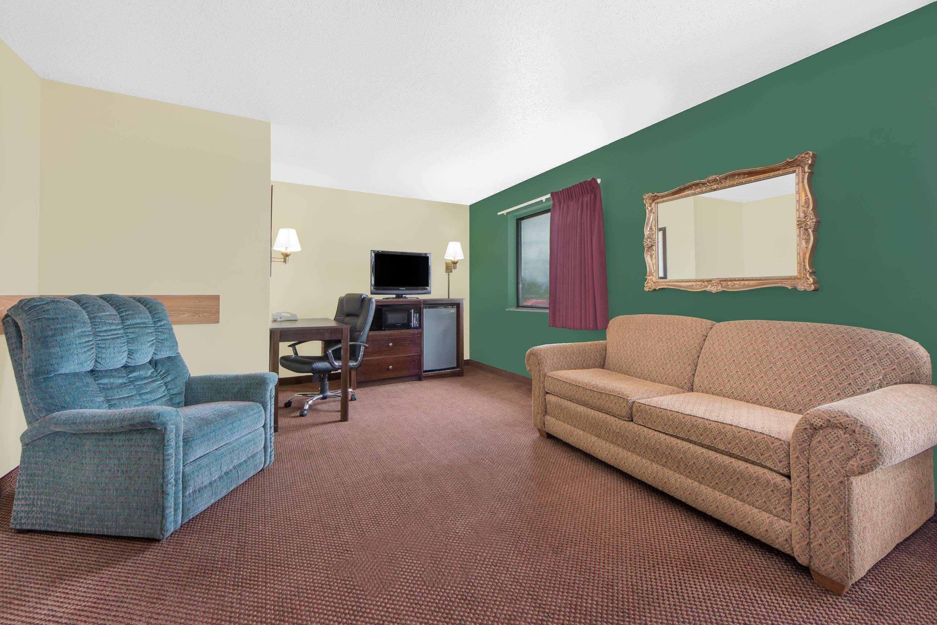 Super 8 By Wyndham Ottumwa Motel Buitenkant foto