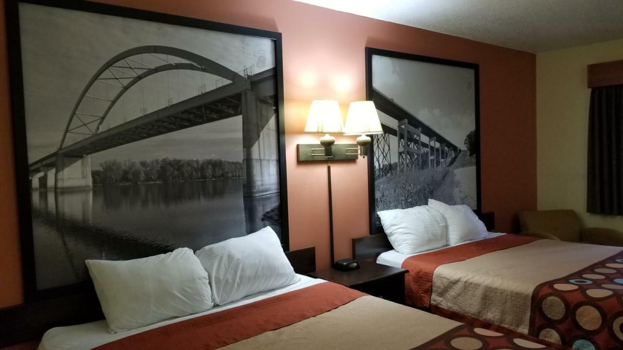 Super 8 By Wyndham Ottumwa Motel Buitenkant foto